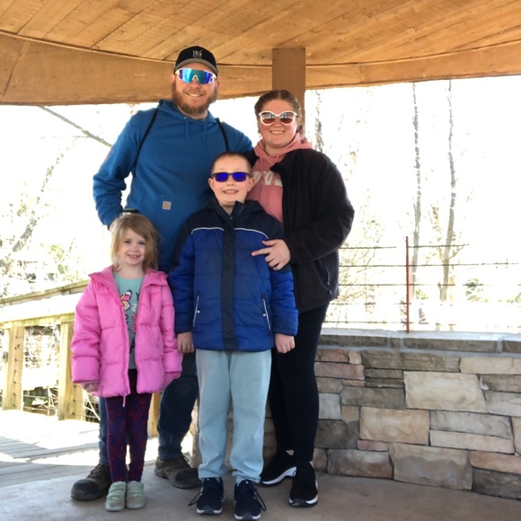 Meet your Posher, Alicia - Picture 3 of 3